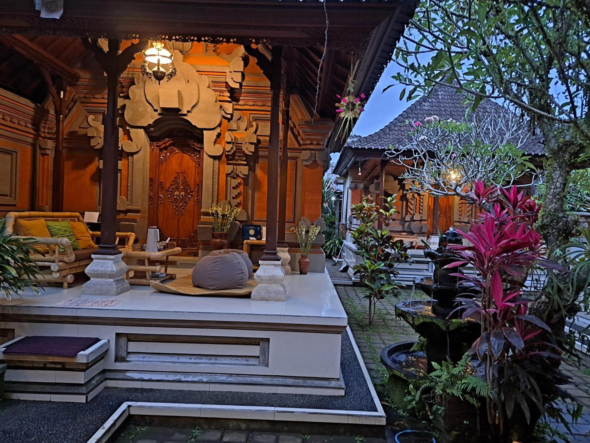 Sahadewa House Hotel Ubud  Exterior photo